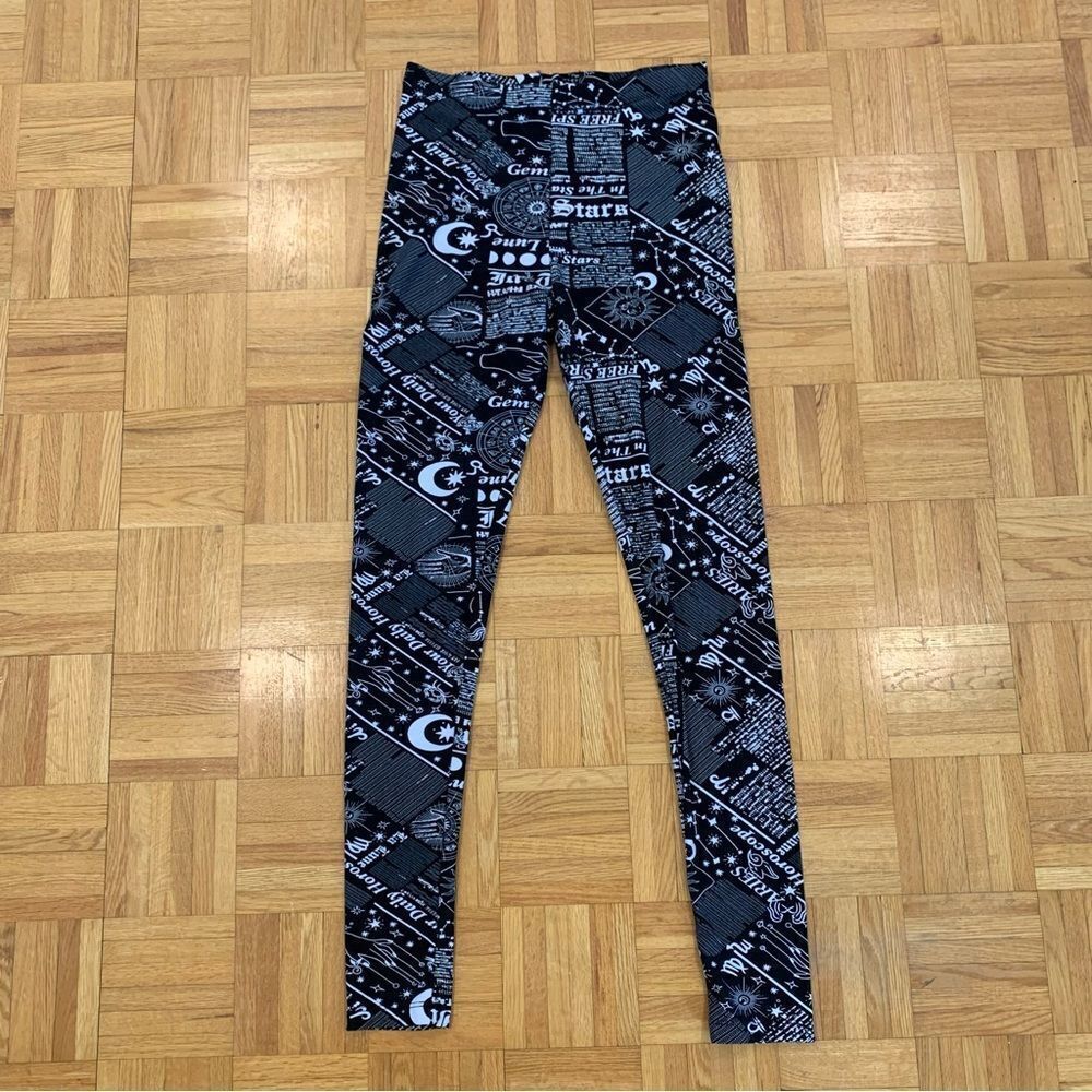 Astrological Black and White Print Leggings